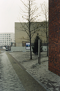 Adrian Sauer, Kulisse – Kommandantenstraße 