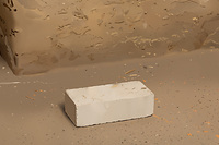 Adrian Sauer, Ziegel – Kalksandstein, Normalformat, Keller 