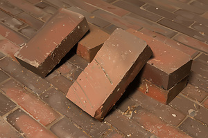 Adrian Sauer, Ziegel – Wasserstrichziegel, Dünnformat, gruppiert, Hof 